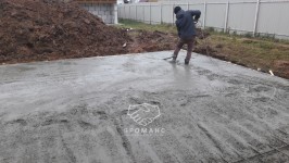 Процесс вибрирования бетона